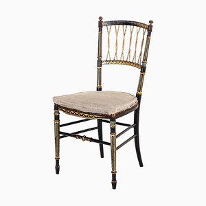 Ästhetischer Stuhl mit lackiertem Stuhl