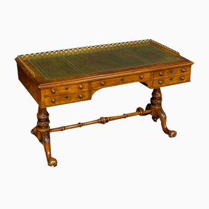 Viktorianischer Vintage Schreibtisch aus Nussholz