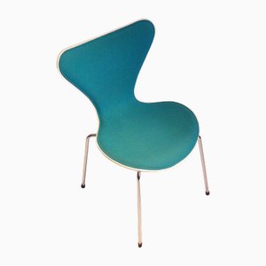 Sedia modello 3107 di Arne Jacobsen per Fritz Hansen