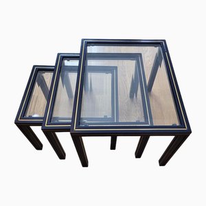 Tavolini ad incastro in metallo laccato blu con ripiani in vetro di Pierre Vandel, Francia, anni '70, set di 3