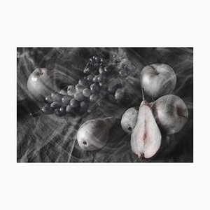 Colette Dörrwand, Fruit Still Life Pear, inizio XXI secolo, stampa