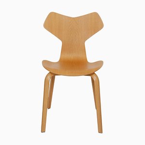 Chaise Grand Prix en Chêne par Arne Jacobsen