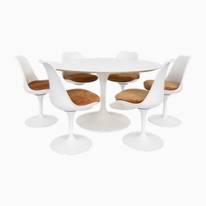 Tavolo Tulip e sedie girevoli di Ero Saarinen per Knoll International, anni '70, set di 7