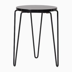 Taburete negro de Florence Knoll Bassett