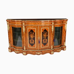 Credenza a serpentina in legno di noce e intarsio Ormolu, XIX secolo