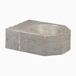 Ciotola in pietra o vaso per l'acqua