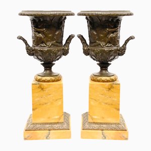 Urnas Grand Tour italianas de mármol, 1820. Juego de 2