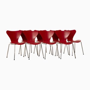 Rote Esszimmerstühle aus Holz von Fritz Hansen, 8 . Set