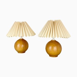 Lámparas de mesa con forma de bola de pino, Suecia, años 70. Juego de 2