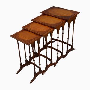 Tavolini edoardiano in mogano e legno satinato, inizio XX secolo, set di 4