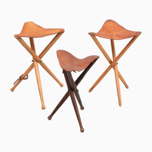 Tres sillas de caza plegables con asientos de cuero, años 60. Juego de 3