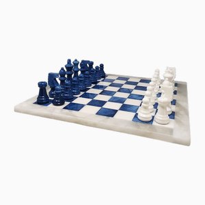 Juego de ajedrez italiano azul y blanco de alabastro Volterra, años 70. Juego de 33