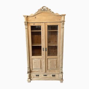 Blonde Vintage Vitrine, 1890er