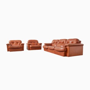Cognac Leather Arizona Sofa and Easy Chairs attributed to Vavassori, Monza, Italy, 1970s, Set of 3