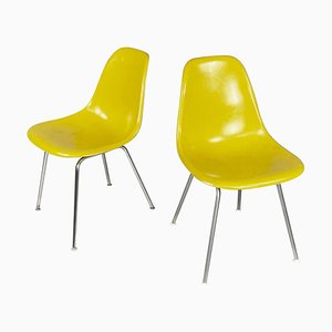 Sedie a conchiglia gialle attribuite a Charles & Ray Eames per Herman Miller, anni '70, set di 2