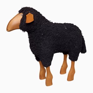 Kleines schwarzes Schaf von Hanns Petter Krafft