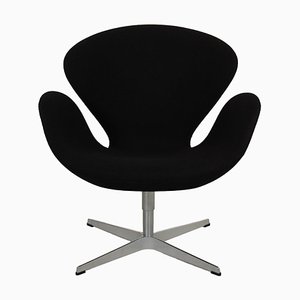 Sedia Swan in tessuto Hallingdal nero di Arne Jacobsen