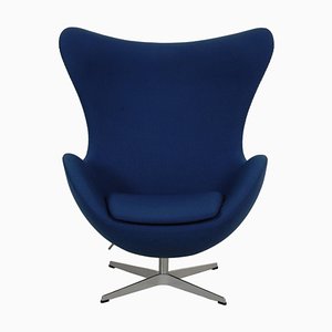 Chaise Egg en Tissu Bleu par Arne Jacobsen