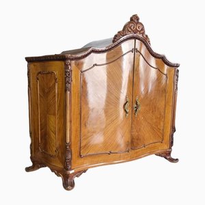 Mueble Luis XV antiguo de madera tallada