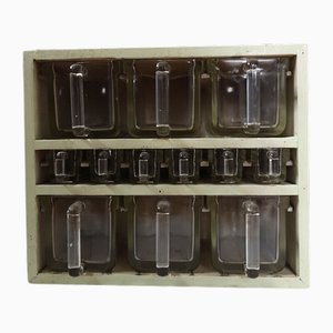 Hellgrün lackierter Vintage Küchenschrank mit Glasbehältern von Orrefors, 13 . Set