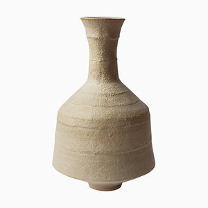 Beige Steingut Lekythos Vase von Elena Vasilantonaki