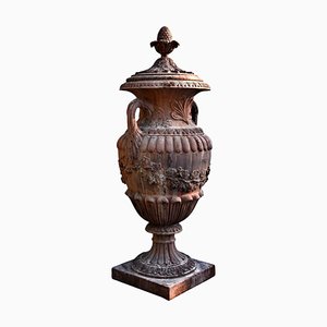 Vaso ornamentale in terracotta con tralci d'uva, inizio XX secolo