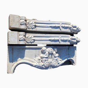 Antiker Kamin aus weißem Carrara Marmor mit Puttenabschluss, 19. Jh.
