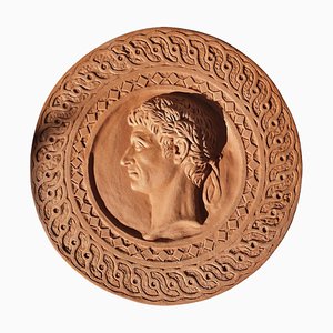 Relieve redondo de terracota de Julio César, de principios del siglo XX