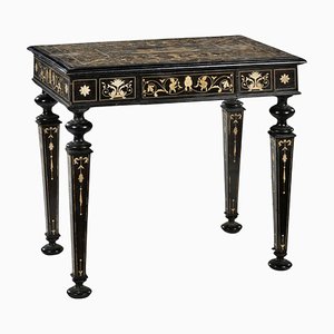 Table, Italie, 19ème Siècle en Bois Noirci et Marqueteries Gravées