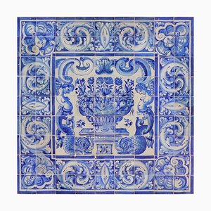 Panel de azulejos portugueses del siglo XVIII con decoración de jarrón