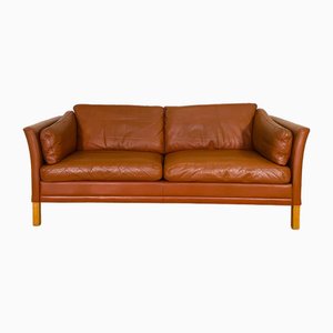 Divano Mid-Century vintage a 2,5 posti in pelle color cognac, Danimarca, attribuito a Mogens Hansen