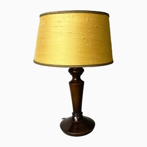 Tischlampe aus Holz mit Seidenhalbschirm, 1960er