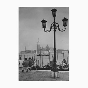 Andrés, Venecia: Góndolas con gente, Italia, 1955, Impresión en gelatina de plata
