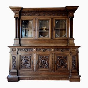 Renaissance Style Shelf in Carved Walnut