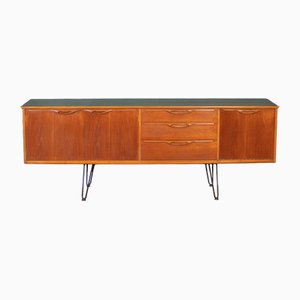 Credenza Mid-Century in teak con gambe a forcina di Jentique, anni '60