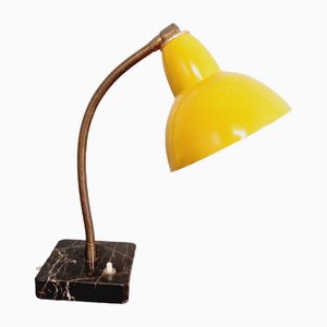 Lampada da scrivania in metallo laccato giallo, anni '50