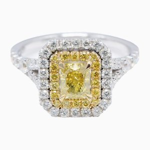 Anillo de oro blanco con diamante amarillo