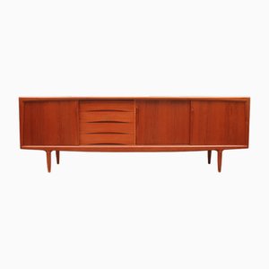 Credenza in teak con ante scorrevoli di Axel Christiansen per Aco Möbler, 1965