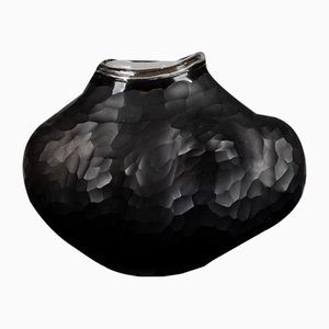 Vase en Verre Noir et Transparent avec Finition de Formes Abstraites avec Anacles Hachés