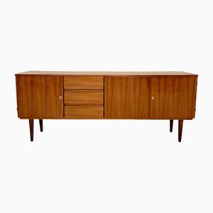 Deutsches Mid-Century Sideboard aus Nussholz, 1960er