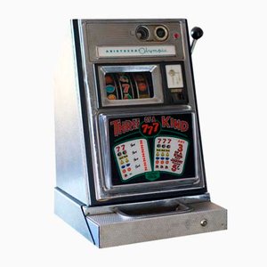 Slot machine aristocratica Olympic Three of a Kind, Londra, Regno Unito, anni '60