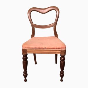 Antiker Stuhl im viktorianischen Stil mit gedrechselten Beinen
