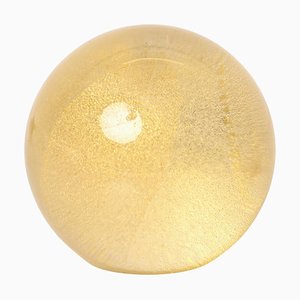 Fermacarte Seguso sferico in vetro di Murano dorato, anni '70