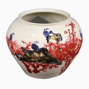 Vaso cinese in ceramica dipinta con fiori e animali, inizio XXI secolo