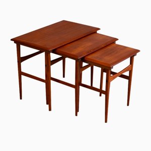 Moderne dänische Satztische aus Teak, 1960er, 3er Set