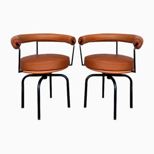 Sedie girevoli LC7 vintage di Charlotte Perriand, Le Corbusier & Jeanneret per Cassina, set di 2