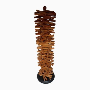 Torre en espiral vintage de madera