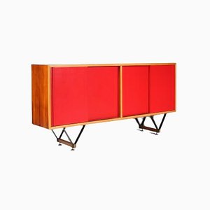 Credenza con ante scorrevoli in legno rosso, Italia, 1950