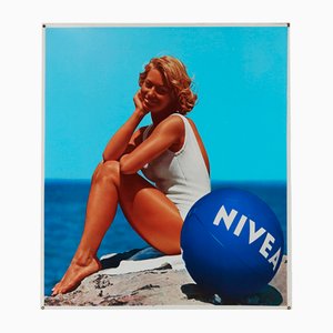 Cartel publicitario belga vintage grande para Nivea Cosmetics, años 70