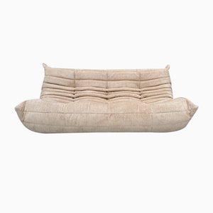 Sofá de tres plazas Togo francés de pana beige de Michel Ducaroy para Ligne Roset, años 70